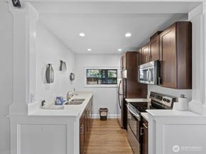 17412 NE 40th Place A6, Redmond WA 98052