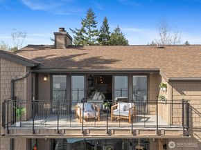 17412 NE 40th Place A6, Redmond WA 98052