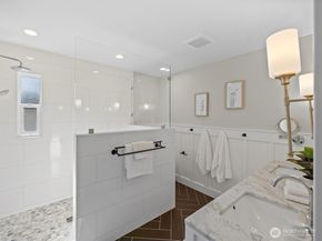 17412 NE 40th Place A6, Redmond WA 98052