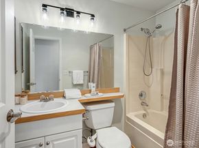 2300 Jefferson Avenue NE I137, Renton WA 98056