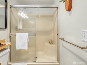 2300 Jefferson Avenue NE I137, Renton WA 98056