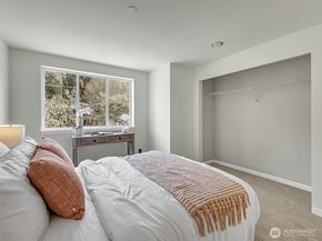 2300 Jefferson Avenue NE I137, Renton WA 98056