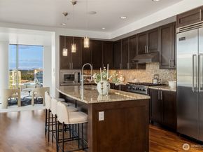 10650 NE 9th Place 2526, Bellevue WA 98004