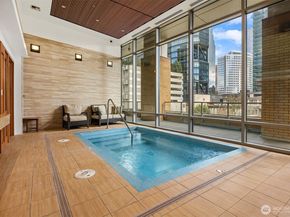 10650 NE 9th Place 2526, Bellevue WA 98004