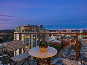 10650 NE 9th Place 2526, Bellevue WA 98004