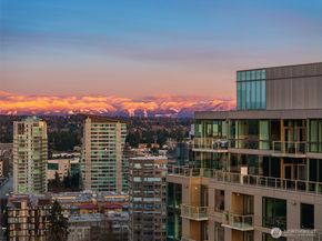 10650 NE 9th Place 2526, Bellevue WA 98004
