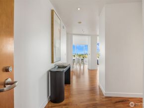 10650 NE 9th Place 2526, Bellevue WA 98004