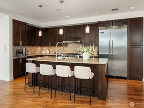 10650 NE 9th Place 2526, Bellevue WA 98004