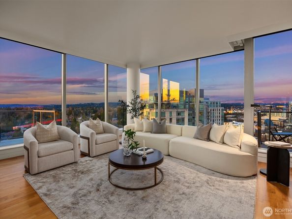 10650 NE 9th Place 2526, Bellevue WA 98004