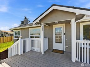 1221 S 101st Street, Seattle WA 98168