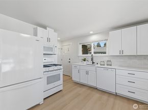 1221 S 101st Street, Seattle WA 98168