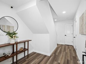 2062 NW Boulder Way Drive, Issaquah WA 98027