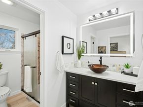 2062 NW Boulder Way Drive, Issaquah WA 98027