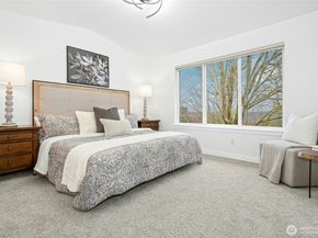 2062 NW Boulder Way Drive, Issaquah WA 98027