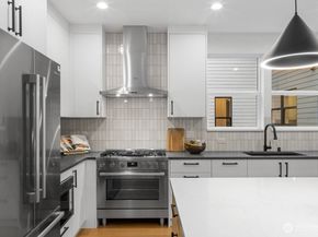 976 7th Ave NW (Homesite #6), Issaquah WA 98027
