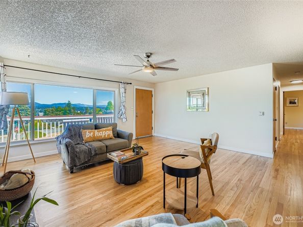 11009 Woodward Avenue S, Seattle WA 98178