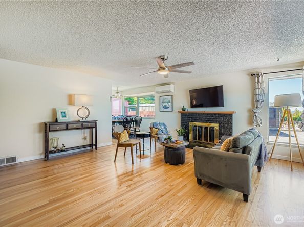 11009 Woodward Avenue S, Seattle WA 98178