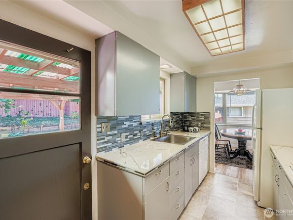 11009 Woodward Avenue S, Seattle WA 98178