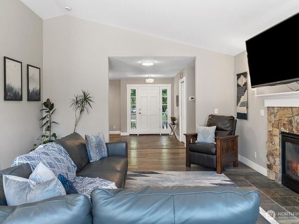 1069 NW Luoto Court, Poulsbo WA 98370