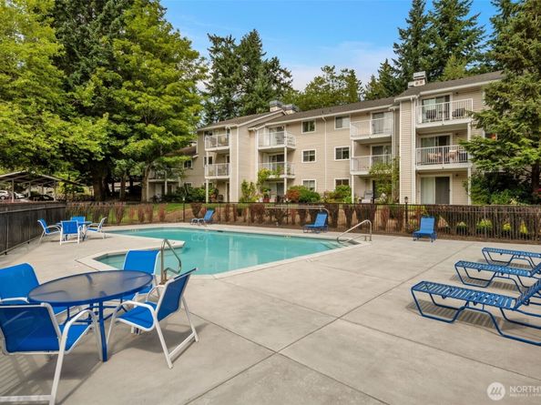 19230 Forest Park Drive NE H126, Lake Forest Park WA 98155