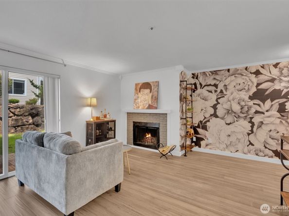 19230 Forest Park Drive NE H126, Lake Forest Park WA 98155