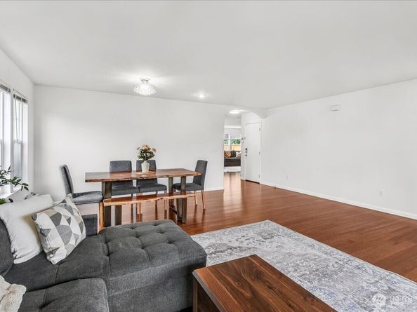 266 Camas Avenue SE, Renton WA 98056