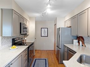 6717 110th Avenue NE A4, Kirkland WA 98033