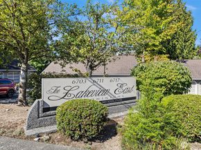 6717 110th Avenue NE A4, Kirkland WA 98033