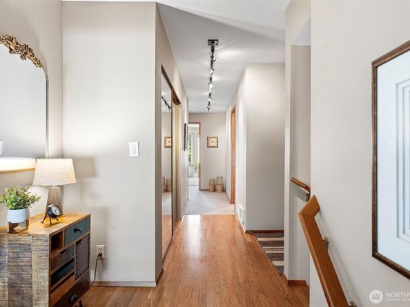 6717 110th Avenue NE A4, Kirkland WA 98033
