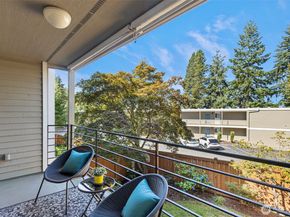 6717 110th Avenue NE A4, Kirkland WA 98033