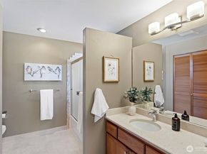 6717 110th Avenue NE A4, Kirkland WA 98033