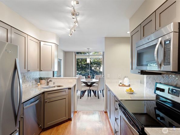 6717 110th Avenue NE A4, Kirkland WA 98033
