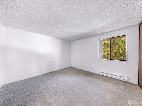 12516 NE 117th Place C4, Kirkland WA 98034