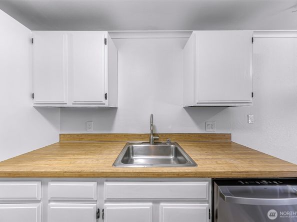 12516 NE 117th Place C4, Kirkland WA 98034