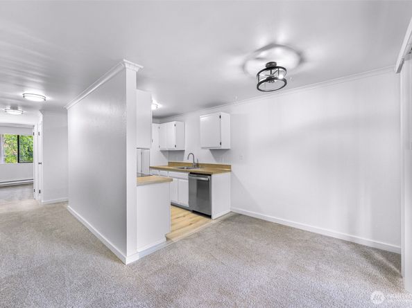 12516 NE 117th Place C4, Kirkland WA 98034