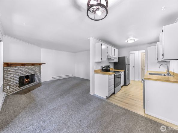 12516 NE 117th Place C4, Kirkland WA 98034