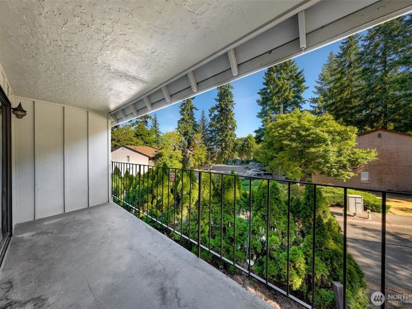 12516 NE 117th Place C4, Kirkland WA 98034