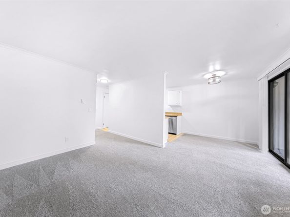 12516 NE 117th Place C4, Kirkland WA 98034
