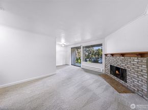 12516 NE 117th Place C4, Kirkland WA 98034