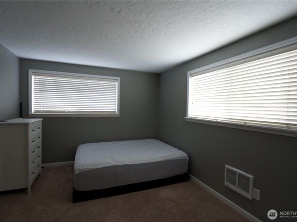 101 SW 119th Street 208, Seattle WA 98146
