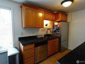 101 SW 119th Street 208, Seattle WA 98146