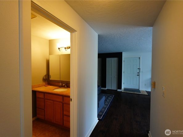 101 SW 119th Street 208, Seattle WA 98146