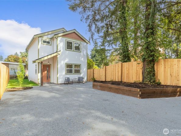 1401 N 137th Street, Seattle WA 98133