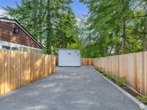 1401 N 137th Street, Seattle WA 98133