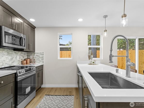 1401 N 137th Street, Seattle WA 98133