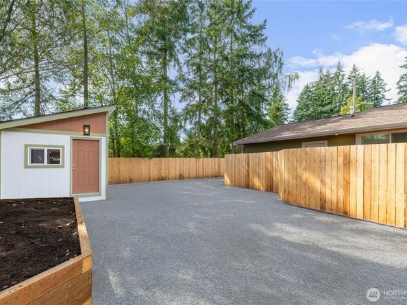 1401 N 137th Street, Seattle WA 98133