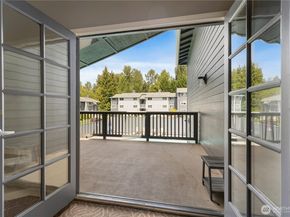 14124 NE 181st Place Unit H204, Woodinville WA 98072
