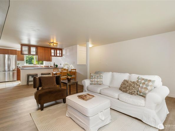 14124 NE 181st Place Unit H204, Woodinville WA 98072