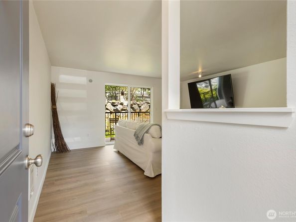 14124 NE 181st Place Unit H204, Woodinville WA 98072