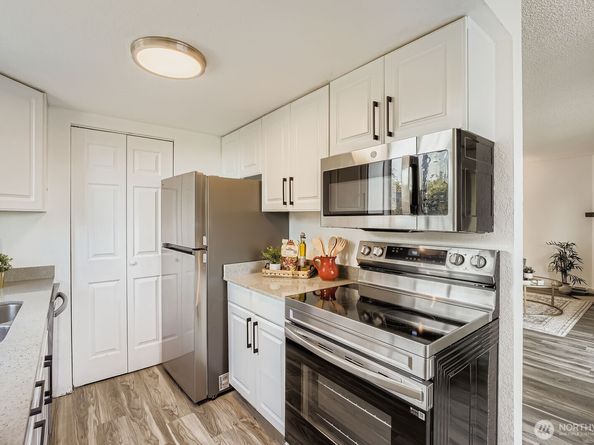 3523 S 160 Street C5, SeaTac WA 98188